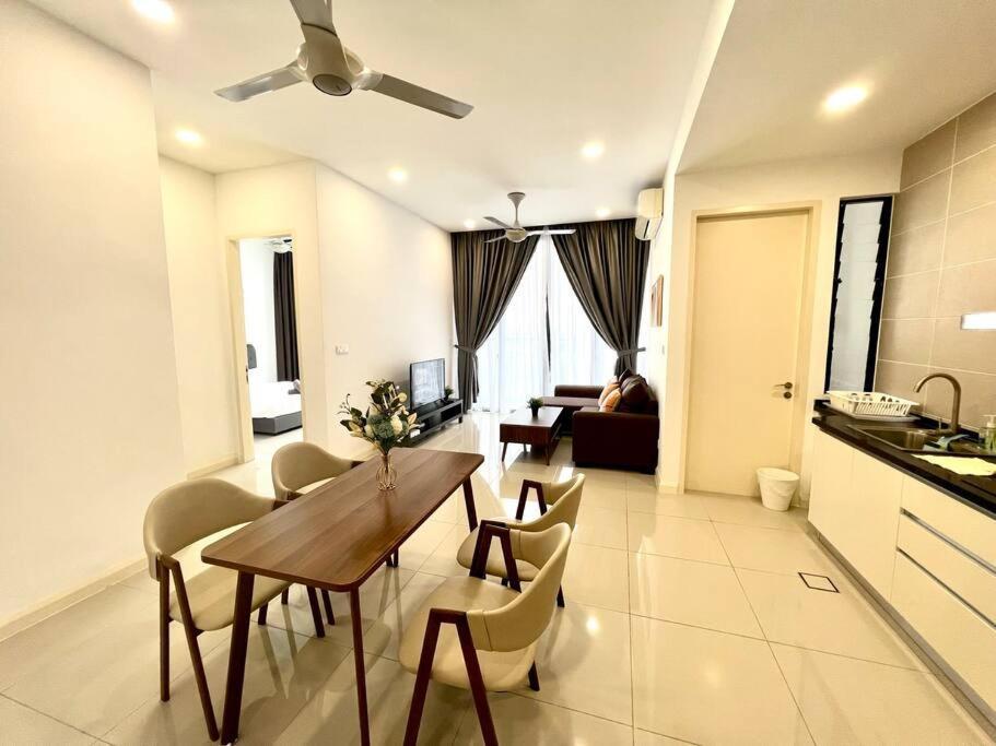 Ferienwohnung Walk To Legoland, D'Pristine Medini Nusajaya  Exterior foto