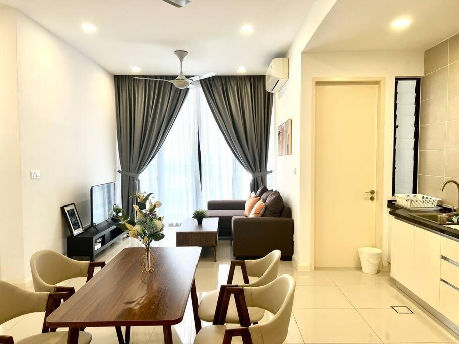 Ferienwohnung Walk To Legoland, D'Pristine Medini Nusajaya  Exterior foto